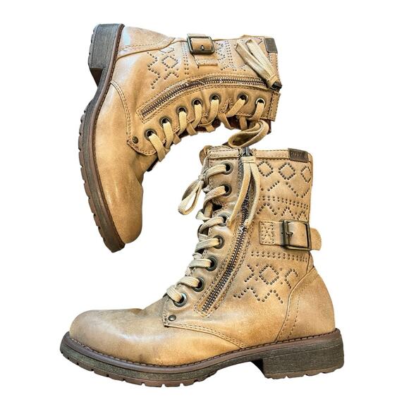 Roxy Tan Ankle Boots - Picture 2 of 8